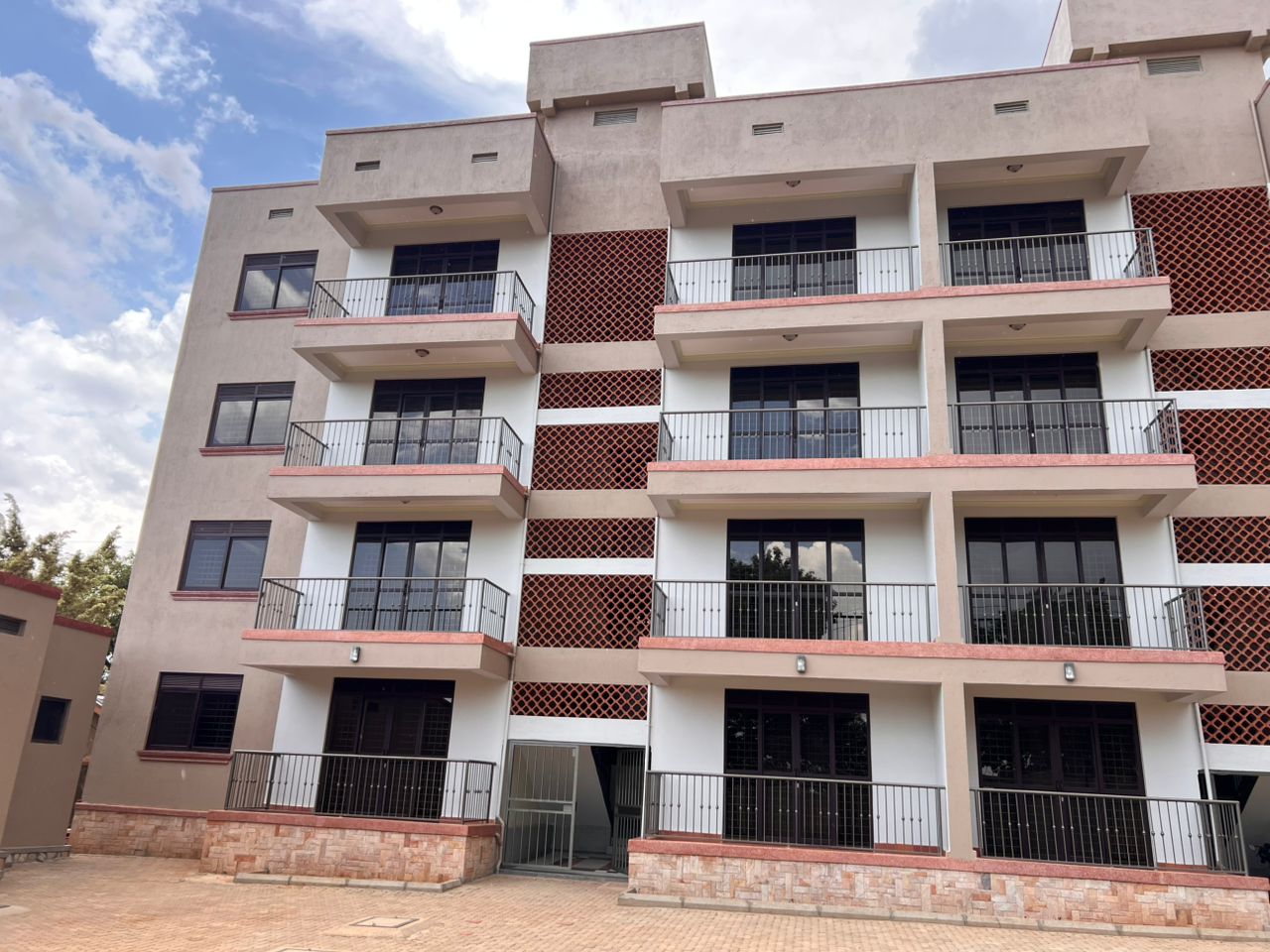 2 & 1 Bedroom Apartments in Kitalanga